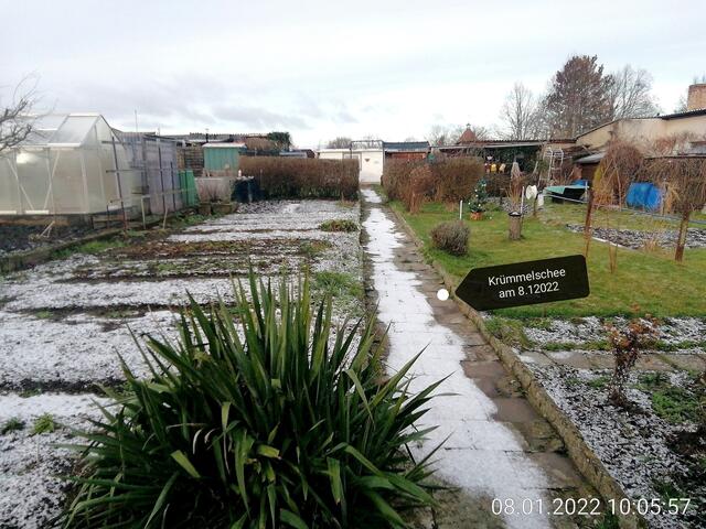 8.1.2022 - Temperaturen: Nachts 1,7° plus  / 10:18 3,9° plus / 13:25 4,1° plus
9.1.2022 !!! Gartenschau - Sonntagsbilder 2021 !!!
Die Temp­eraturen in Nebra steigen heute maximal auf 4 Grad Celsius. In der Nacht wird mit 1°C die Tiefst­temperatur erreicht.
Die Niederschlags­wahrscheinlichkeit beträgt 85% und die Niederschlags­mengen sind mit 3,6 l/m² berechnet.
Zudem liegt die heutige Luft­feuchtigkeit bei 87%. Sonnen­aufgang ist um 07:15 Uhr, Sonnen­untergang um 15:24 Uhr.
Dazwischen lässt sich die Sonne 0 | Foto: MW-FotoNebra