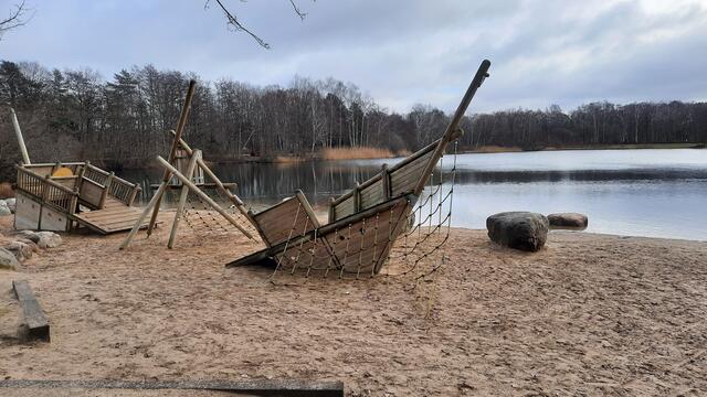 Das versunkene Schiff am Silbersee