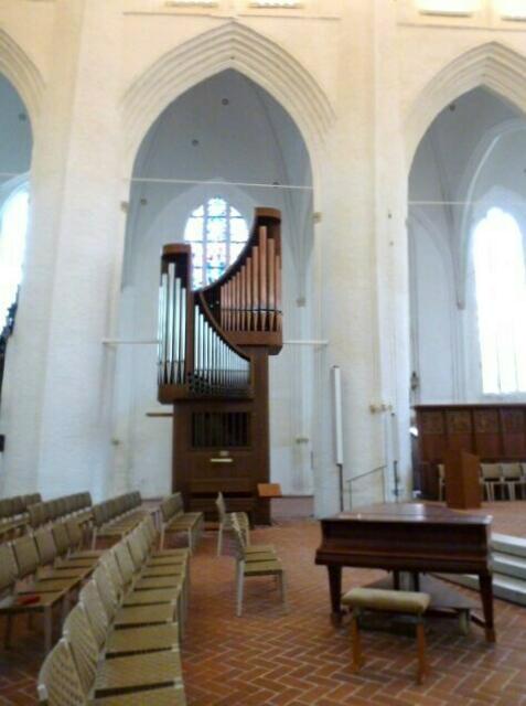 Chororgel mit K-förmigem Prospekt
