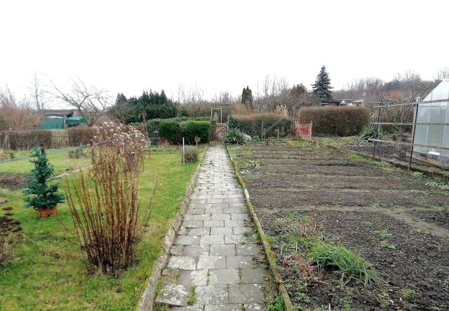 23.1.2022 !!! Gartenschau - Sonntagsbilder 2021 !!!  Die Temp­eraturen in Nebra steigen heute maximal auf 6 Grad Celsius.
In der Nacht wird mit 3°C die Tiefst­temperatur erreicht. Die Niederschlags­wahrscheinlichkeit beträgt 55% und die Niederschlags­mengen sind mit 1,6 l/m² berechnet. Zudem liegt die heutige Luft­feuchtigkeit bei 92%.
Sonnen­aufgang ist um 08:04 Uhr, Sonnen­untergang um 16:44 Uhr.
Dazwischen lässt sich die Sonne nicht sehen. Der Wind weht mit 14 km/h aus Nord-West. Der Luft­druck liegt bei | Foto: MW-FotoNebra