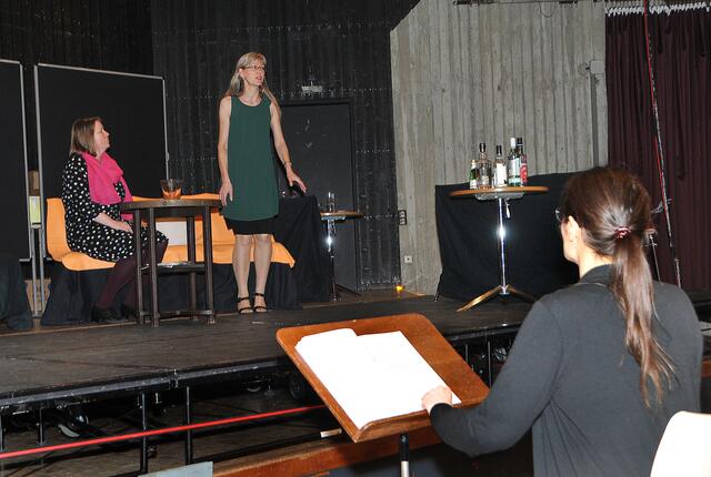 Proben für das neue Theaterstück im Freizeitheim Döhren