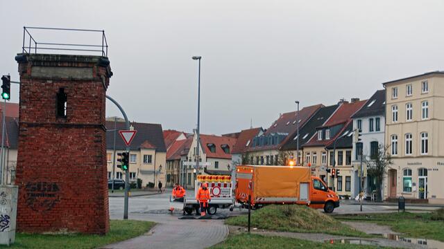 Nach dem Winterhochwasser wurden die Absperrungen wieder zurückgenommen. Foto: Helmut Kuzina