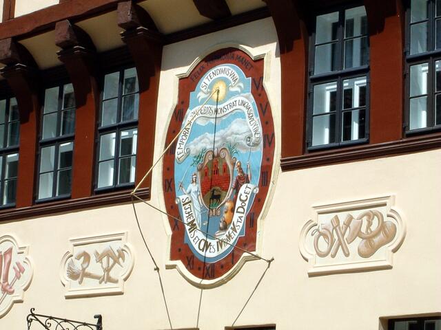 Sonnenuhr am Rathaus