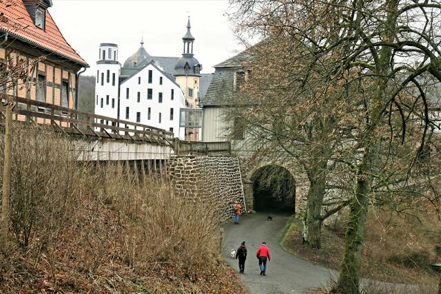 das Torhaus als Eingang zum Schloss