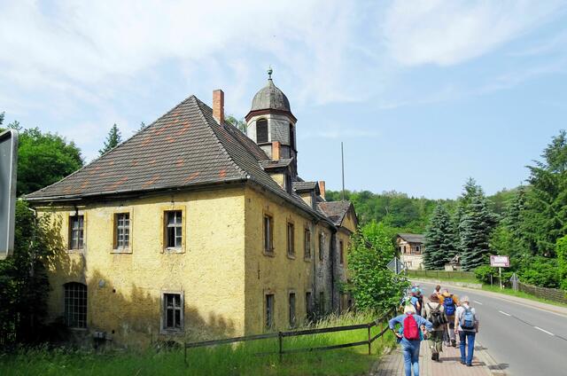 am verfallenen Verwaltungsgebäude in Mägdesprung