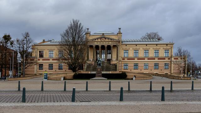 Staatliches Landesmuseum am Platz Alter Garten. Foto: Helmut Kuzina