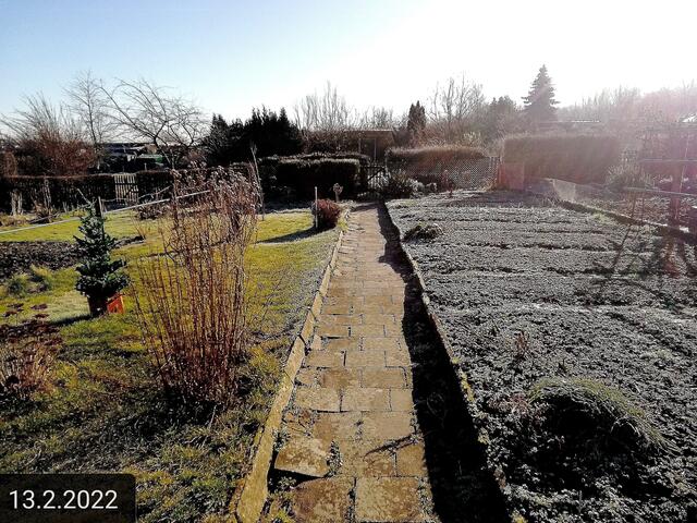 13.2.2022 !!! Gartenschau - Sonntagsbilder 2021 !!!   Temperaturen: Nachts 2,7° minus  / 10:11 3,7° plus / 12:15 7,2° plus   Die Temp­eraturen in Nebra steigen heute maximal auf 9 Grad Celsius. In der Nacht wird mit -2°C die Tiefst­temperatur erreicht.
Die Niederschlags­wahrscheinlichkeit beträgt 0% und die Niederschlags­mengen sind mit 0,0 l/m² berechnet. Zudem liegt die heutige Luft­feuchtigkeit bei 75%. Sonnen­aufgang ist um 07:31 Uhr, Sonnen­untergang um 17:23 Uhr | Foto: MW-FotoNebra