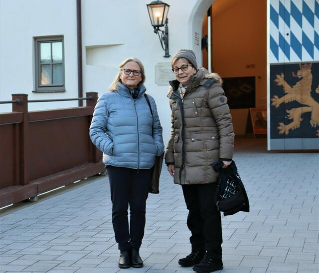 AI Vorstandsmitglied links Barbara Kächele und Brigitte Krisch