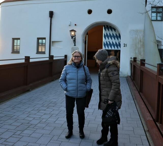 AI Vorstandsmitglied links Barbara Kächele und Brigitte Krisch