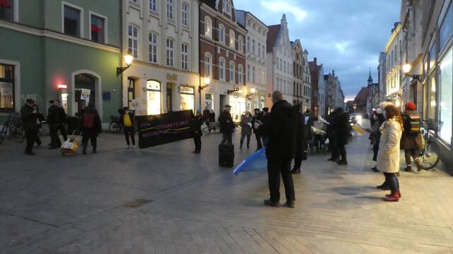 Gegendemonstranten in Wismar