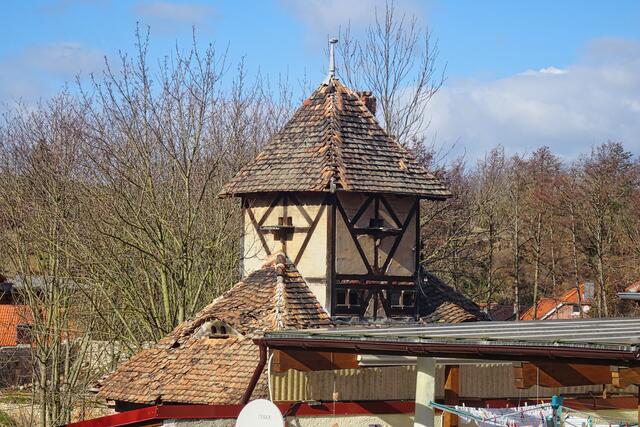 langsam verfällt das alte Gutshaus in Welbsleben