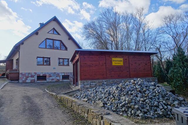 in Westdorf gibt es ein Entenhausen mit einer Villa Entenhausen
