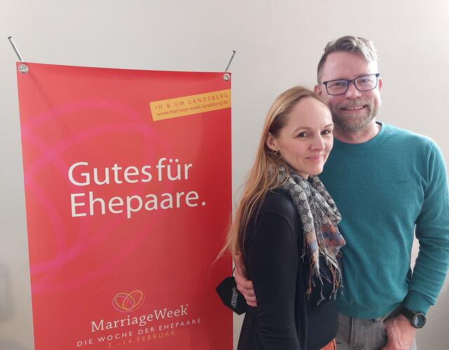 Ilja Nachtrodt: „Die MarriageWeek hat die positive Wirkung, dass Ehepaare dazu angeregt werden, ihre Ehe-Beziehung zu pflegen und einander Wertschätzung auszudrücken.“ - Verena Nachtrodt: „Es ist gut, dass die MarriageWeek sichtbar macht, wie wertvoll es ist, wenn ein Paar durch die Eheschließung verbindlich zum Ausdruck bringt: Ja, wir wollen miteinander leben und wir wollen für einander da sein.“ - (Foto: R.-D. Braun - Archiv des Landsberger MarriageWeek-Forums - Verwendung mit freundlicher Genehmigung)
