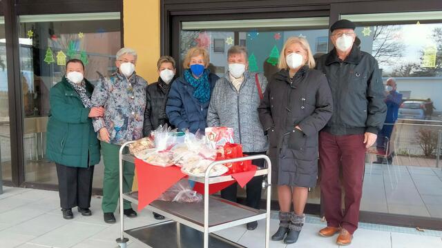 Danke an die fleißigen Kuchenbäcker vom Seniorenclub der AWO FDB!