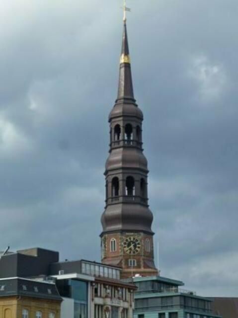 Kupferne Haube des Turmes von St. Katharinen