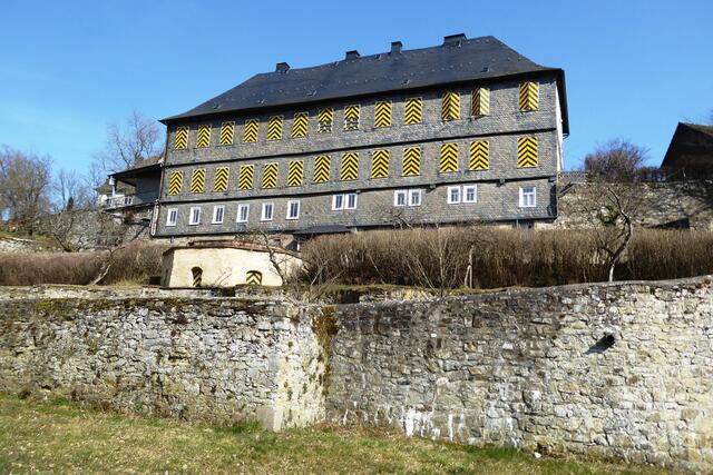 Das von 1712 bis 1714 erbaute heutige Schloss mit Fachwerkobergeschoss.