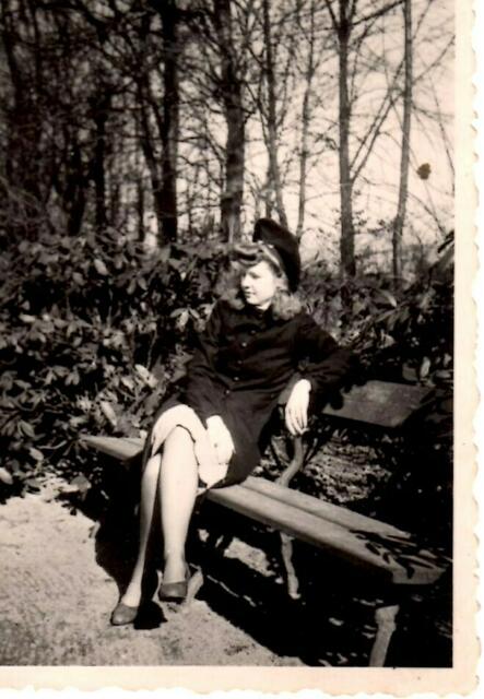 1945