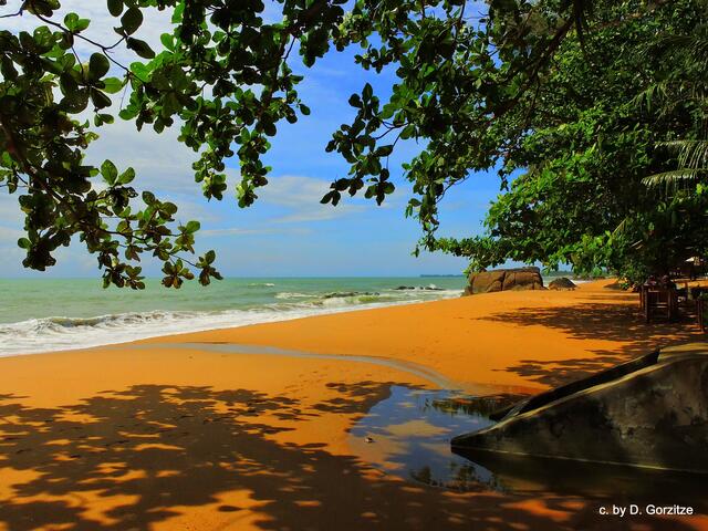 Nang Thong Beach