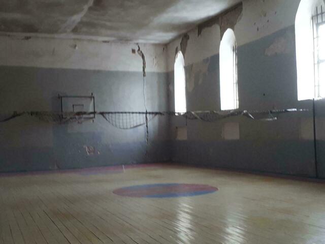Sporthalle von Bolnissi von innen.