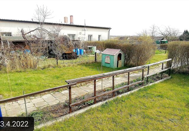 3.4.2022 .2022 !!! Gartenschau - Sonntagsbilder 2022 !!!   Temperaturen: Nachts 5,7 minus / 10:29 4,7° plus / 13:19 6,8° plus Die Temp­eraturen in Nebra steigen heute maximal auf 7 Grad Celsius.
In der Nacht wird mit -5°C die Tiefst­temperatur erreicht. Die Niederschlags­wahrscheinlichkeit beträgt 0% und die Niederschlags­mengen sind mit 0,0 l/m² berechnet. Zudem liegt die heutige Luft­feuchtigkeit bei 60%.
Sonnen­aufgang ist um 06:44 Uhr, Sonnen­untergang um 19:48 Uhr. Dazwischen lässt sich die Sonne nicht | Foto: MW-FotoNebra