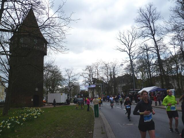 Aus dem 14. Jahrhundert stammt der Döhrener Turm. Er ist ein spätmittelalterlicher Wartturm der Stadt Hannover.