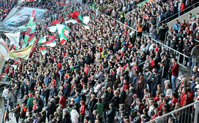 Die Fuggerstädter Kanutinnen und Kanuten sagen herzlichst Dankeschön für die Freikarten des FC Augsburg beim Spiel gegen den 1. FSV Mainz 05