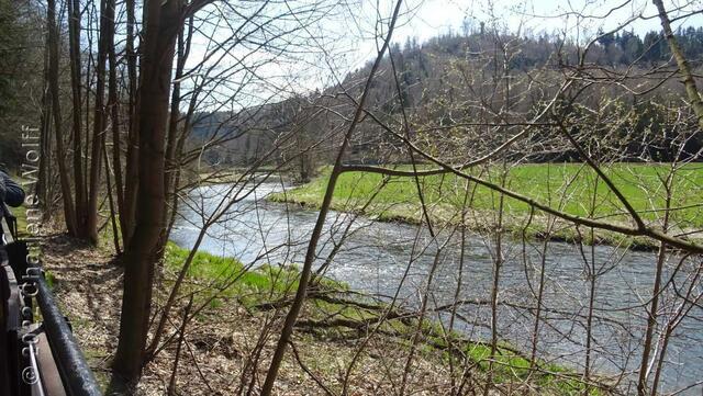 Eine landschaftlich sehr schöne Strecke entlang der Saale zwischen Blankenberg und Blankenstein - auch für Fußgänger