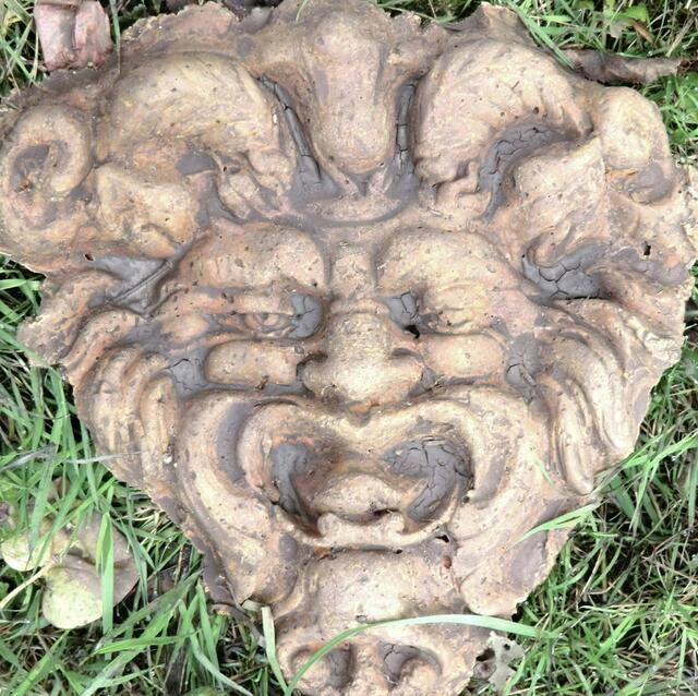 Betonkopie eines Bacchus nach griechisch/römischem Relief