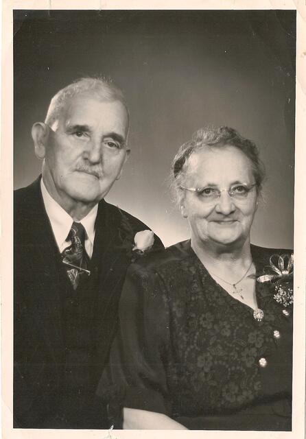Caroline und Henry Wietersen:  Foto von der Goldenen Hochzeit des Paares, Januar 1952. Ihre beiden Kinder waren Sohn Leslie und Tochter Della.