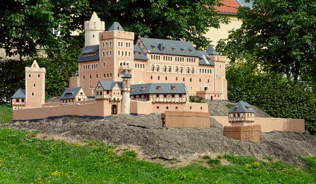 Modell des Stammburg der Askanier, die Burg Anhalt im Selketal