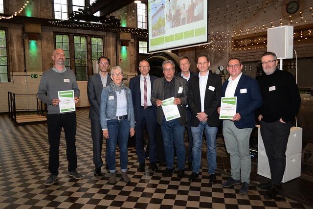 Gruppenbild der Wuppertaler Betriebe