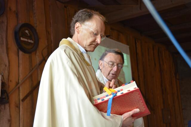 Generalvikar Hacker (l.) und Pfr. Freihalter (r.) zelebrieren den Gottesdienst