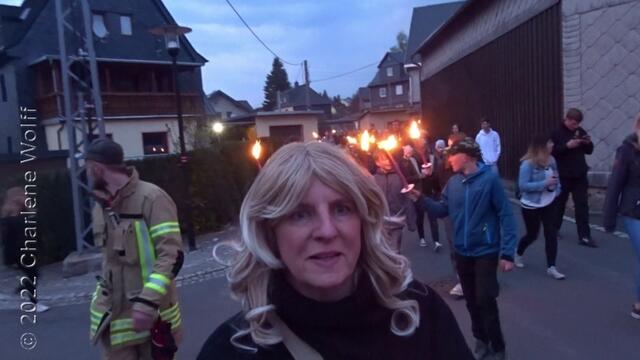 Beim Fackelumzug durch Neundorf