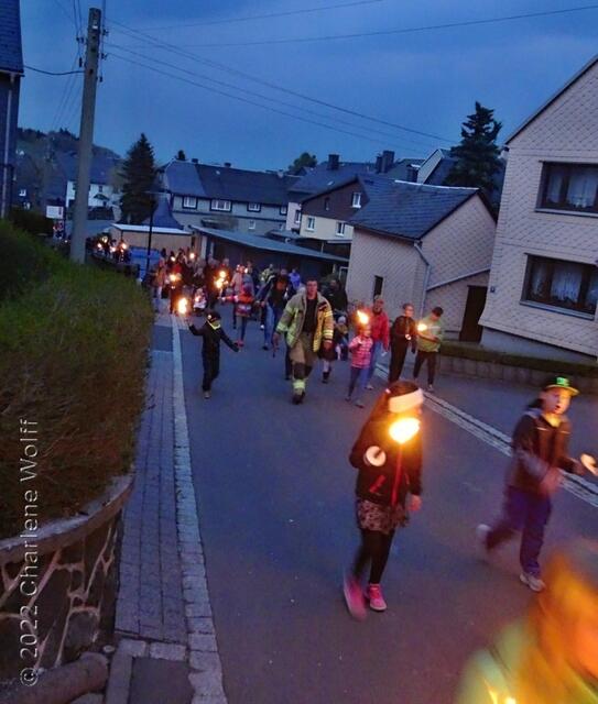 Fackelumzug durch Neundorf