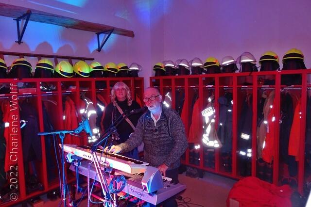 Charlene, Königin der Texte und Lutz Görting bei der Freiwilligen Feuerwehr
mit Fackelumzug und Hexenfeuer