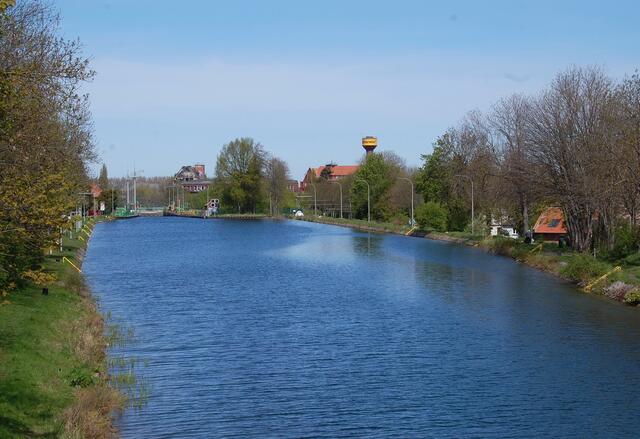 Neben dem Stichkanal zum Lindener Hafen liegt das Limmer Holz.