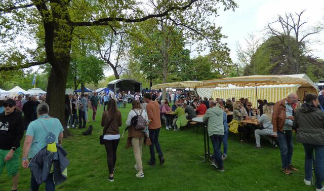 Der Park ist gut besucht