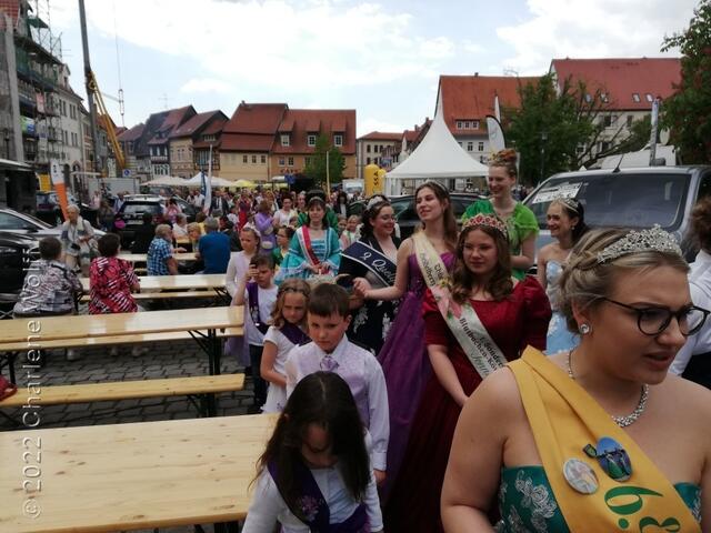 Die Hoheiten auf dem Weg zur Vorstellungsrunde