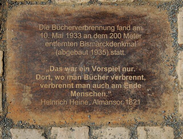 "Wehret den Anfängen." Gedenktafel am Maschseeufer in Höhe der Geibelstraße.