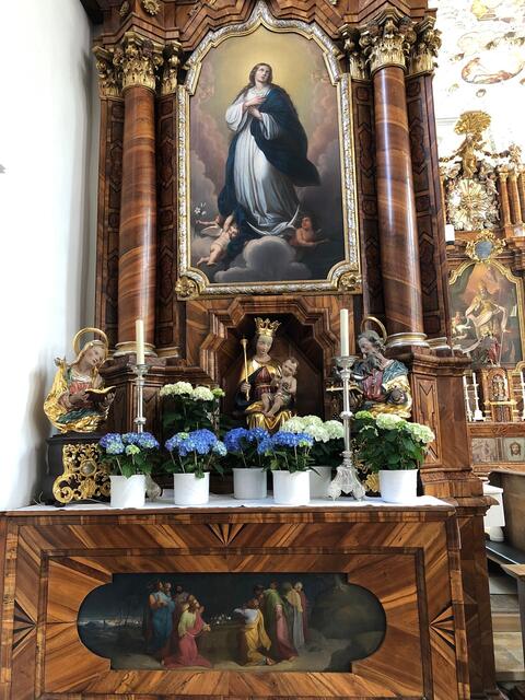 Seitenaltar - prachtvoll.