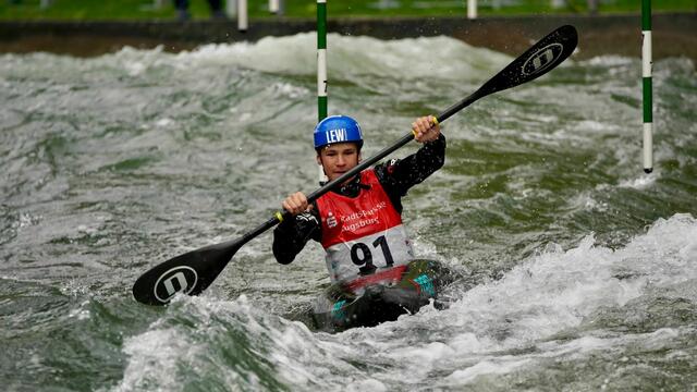 Ob Leistungsklasse oder Junioren - die Kanutinnen und Kanuten kämpften auf dem Olympiakanal um die besten Platzierungen! Foto von Michael Lehner erstellt.