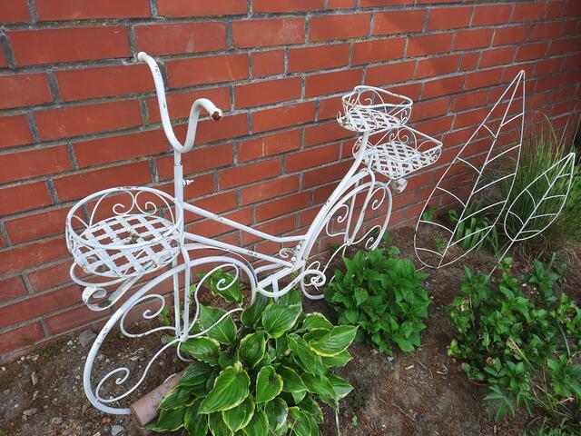 Im Garten bei Kluwe's in Godshorn: https://www.kluwes-godshorn.de