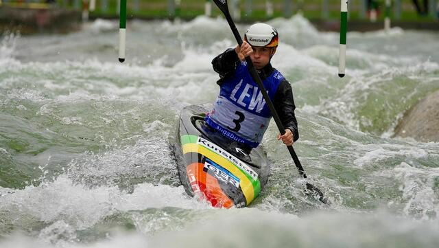 Ob Leistungsklasse oder Junioren - die Kanutinnen und Kanuten kämpften auf dem Olympiakanal um die besten Platzierungen! Foto von Michael Lehner erstellt.