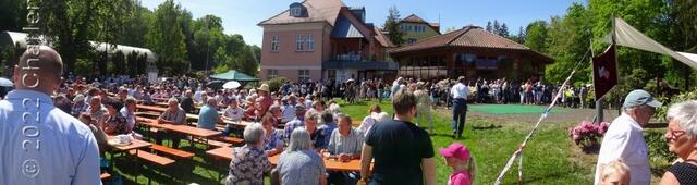 Auf dem Festplatz im Kurpark ist viel los