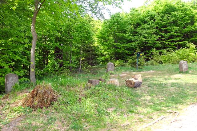 Dreiherrensteine an der Alten Heerstraße