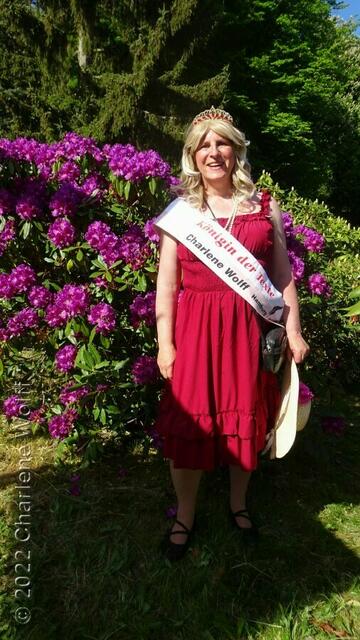 Königin Charlene beim Rhododendron