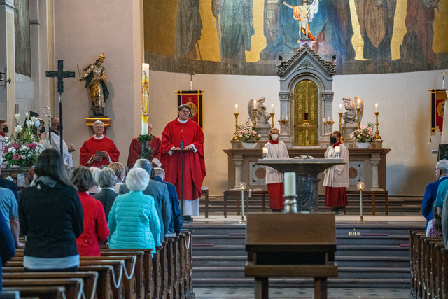 Weihe der Figur der hl. Corona in der Friedberger Stadtpfarrkirche St. Jakob