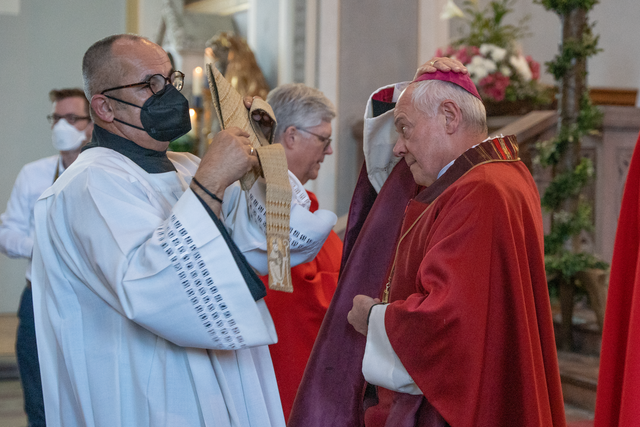 Weihe der Figur der hl. Corona in der Friedberger Stadtpfarrkirche St. Jakob