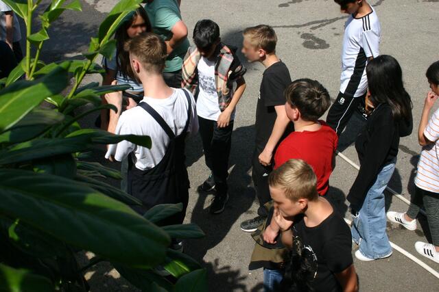 Warteschlange an der Kübelspritze