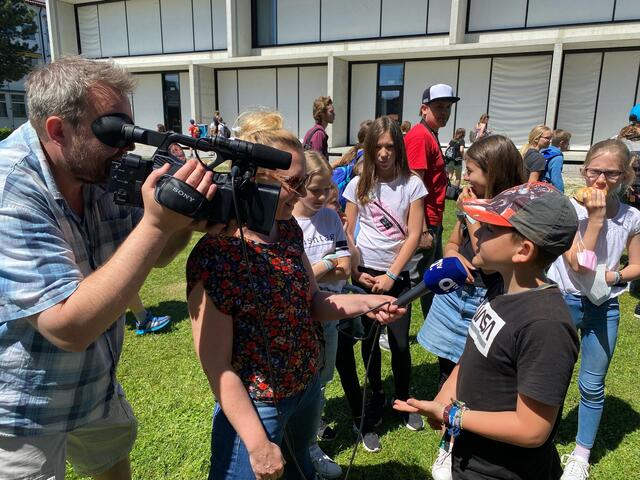 Kamerateam von katholisch1.tv interviewte die Mitglieder der Gruppe